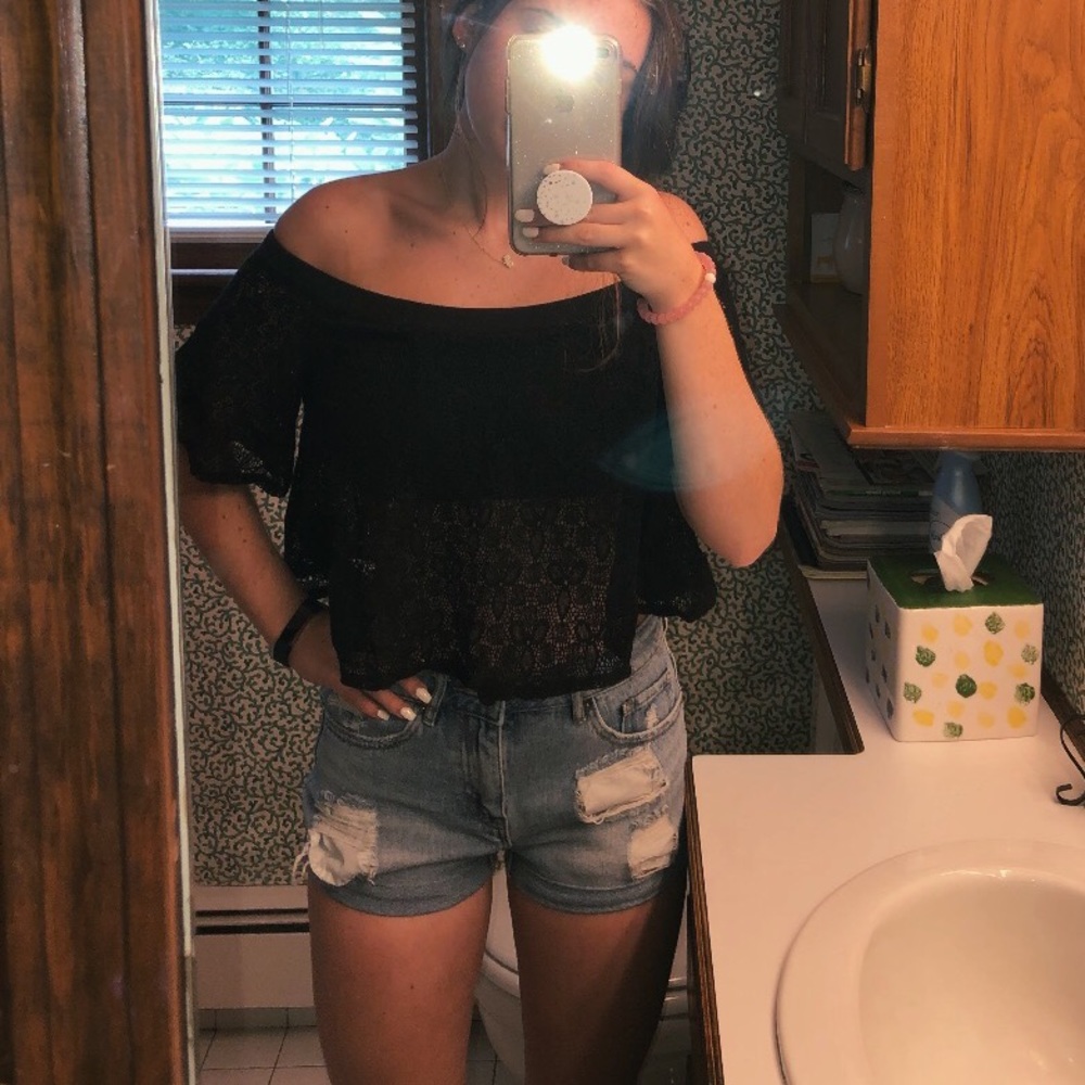 Urban Outfitters Top | Size Medium